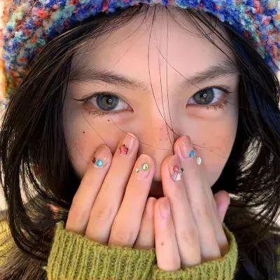 单车上的少女
